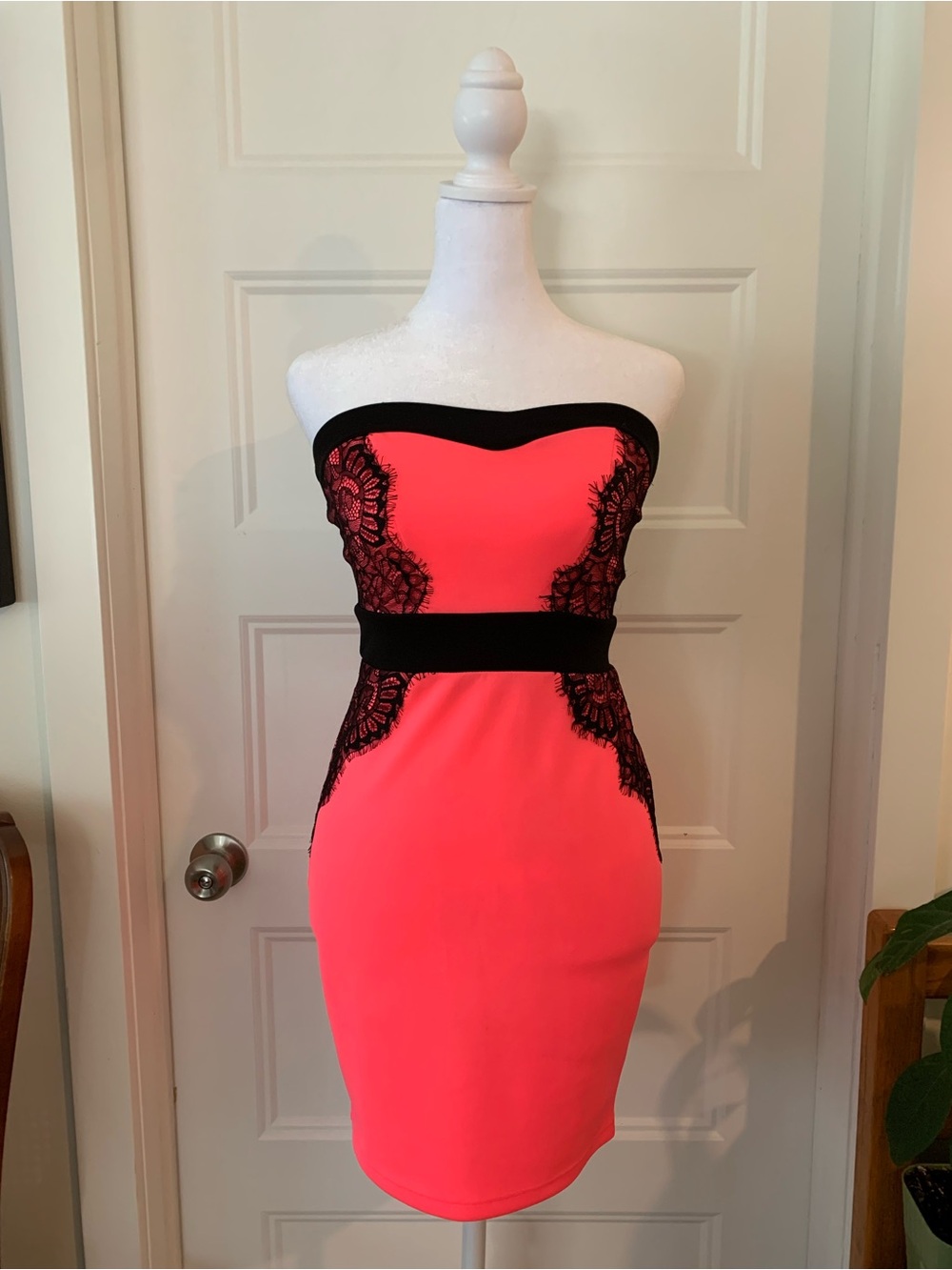 Chico , Women's Strapless Neon Coral Bodycon Dress with Black Lace Trim